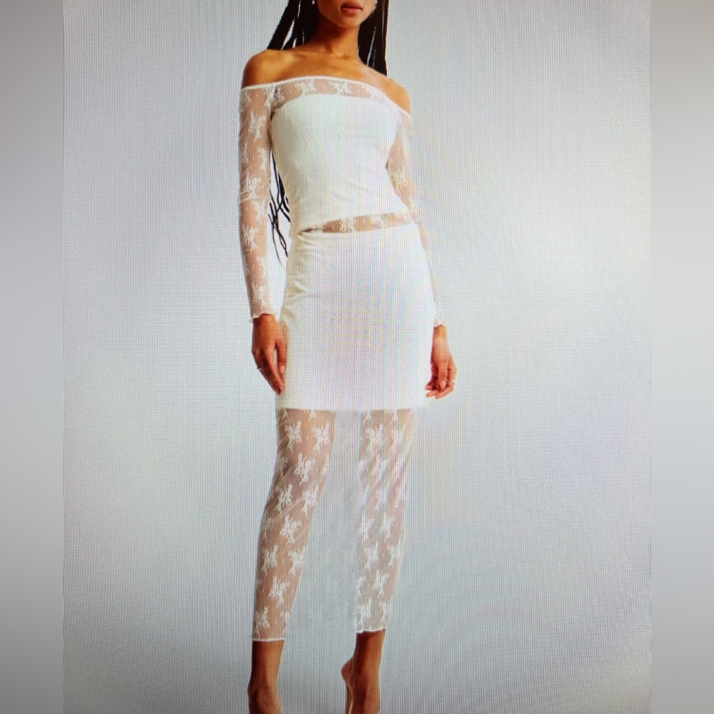 Abercrombie & Finch Lace Set